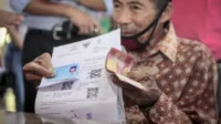 Bansos cair, bantuan pangan, bank Himbara, KJP Plus, Program Indonesia Pintar, bantuan beras, Kantor Pos, pencairan PIP, keluarga kurang mampu, saldo KKS, bantuan tunai, bantuan pendidikan, kartu KJP, Keluarga Penerima Manfaat, pencairan bansos