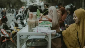 buka puasa sehat, gula darah stabil, makanan berserat, pola makan, karbohidrat kompleks, protein sehat, air putih, puasa lancar, hindari gula, makanan sehat